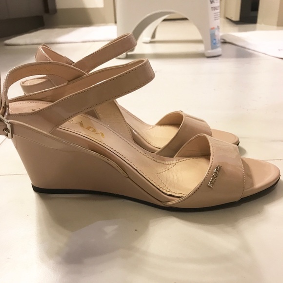 prada nude wedge sz 6 - Picture 3 of 3
